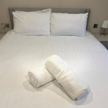 The Serenity Lodge With Hot Tub York Esterno foto